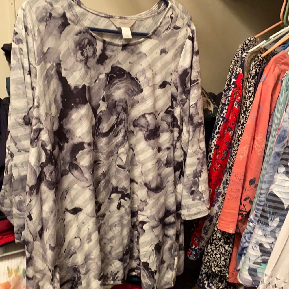 CJ Banks 3x long sleeve top